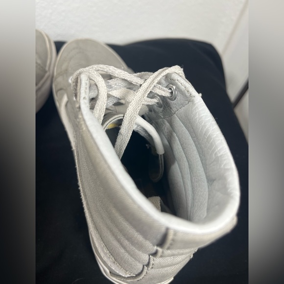 Vans High Tops Shoes - Grey & White - Women’s Size 8.5 & Men’s Size 7 - Picture 9 of 14